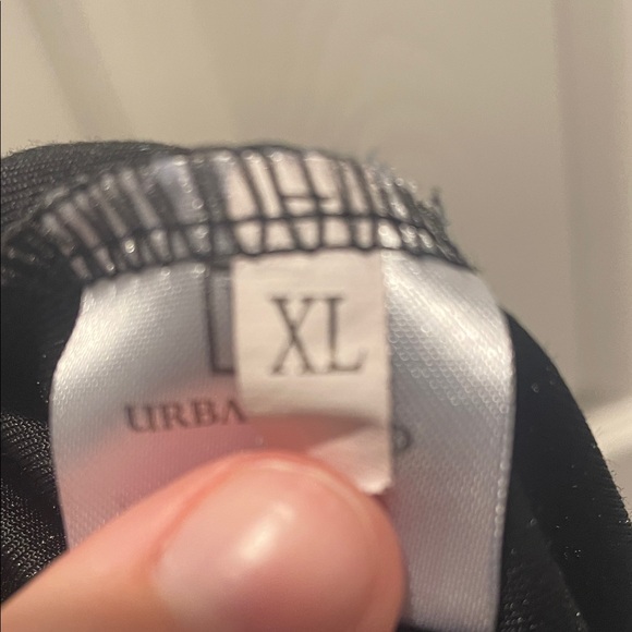 Elegant Black Velvet Skater Skirt - Picture 3 of 4